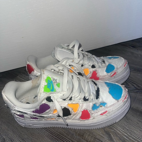 Nike tear away shoes - Picture 2 of 2